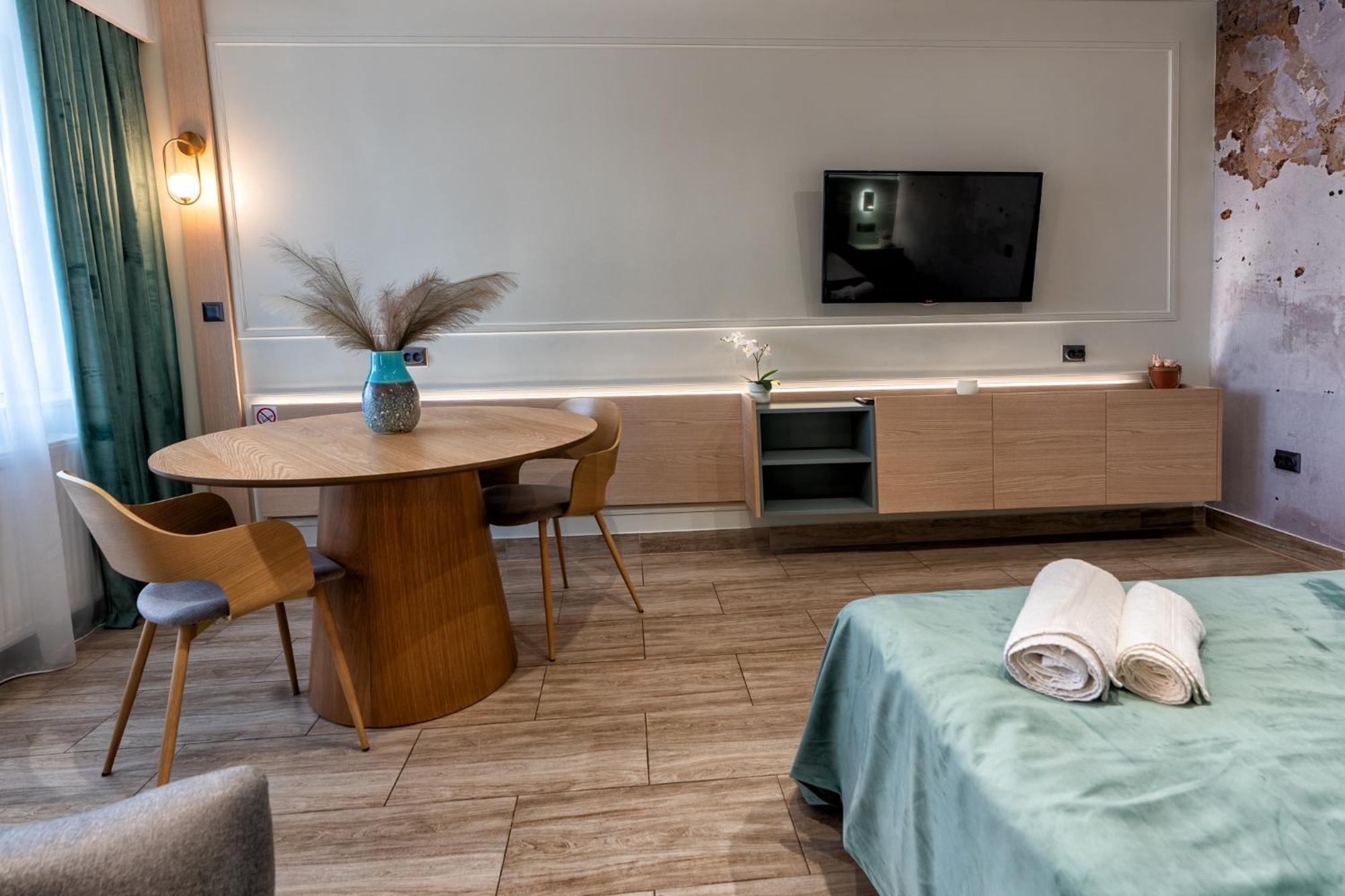 Marcos Studio Nice And Cozy Pitesti Luaran gambar