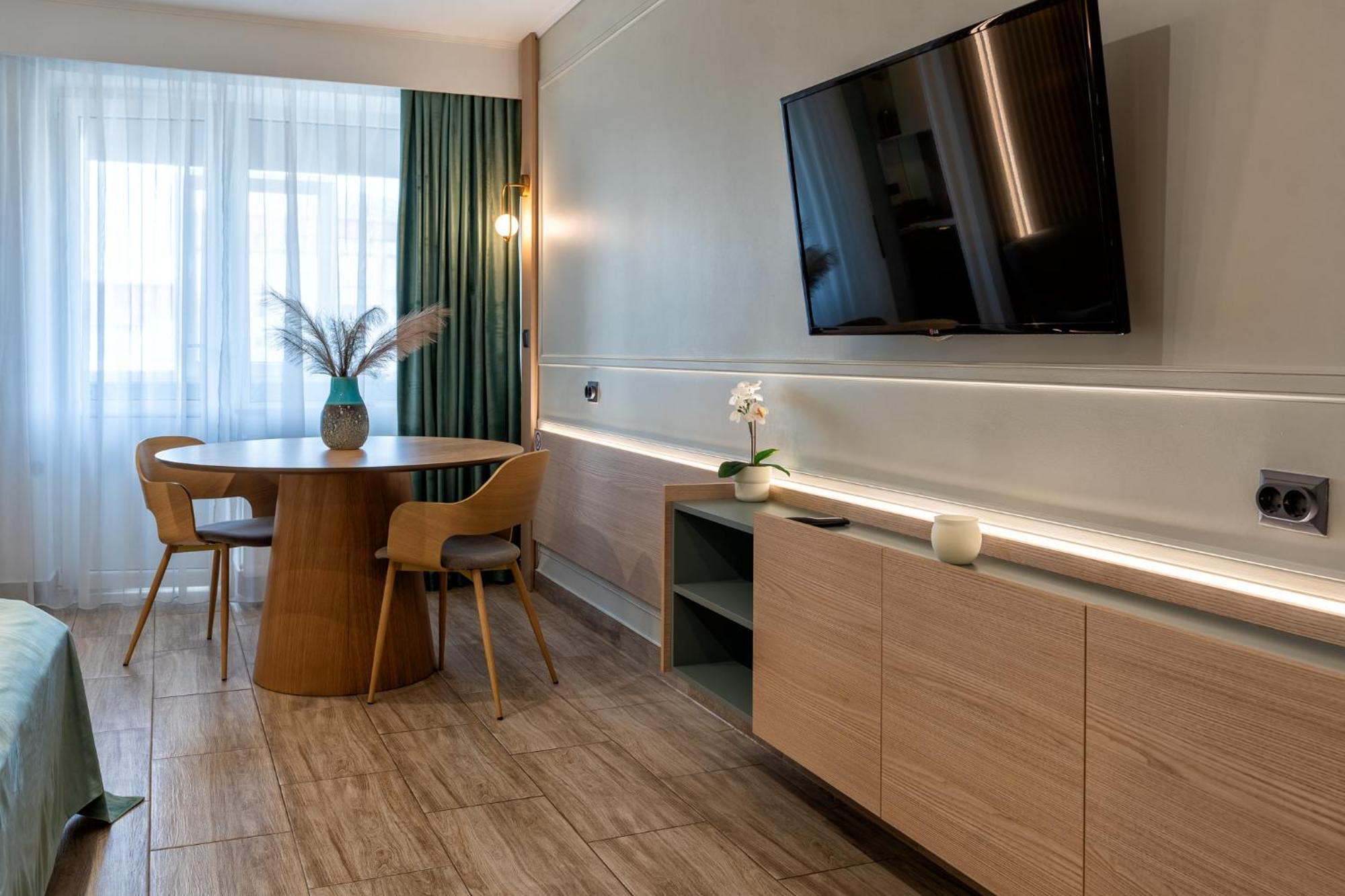 Marcos Studio Nice And Cozy Pitesti Luaran gambar