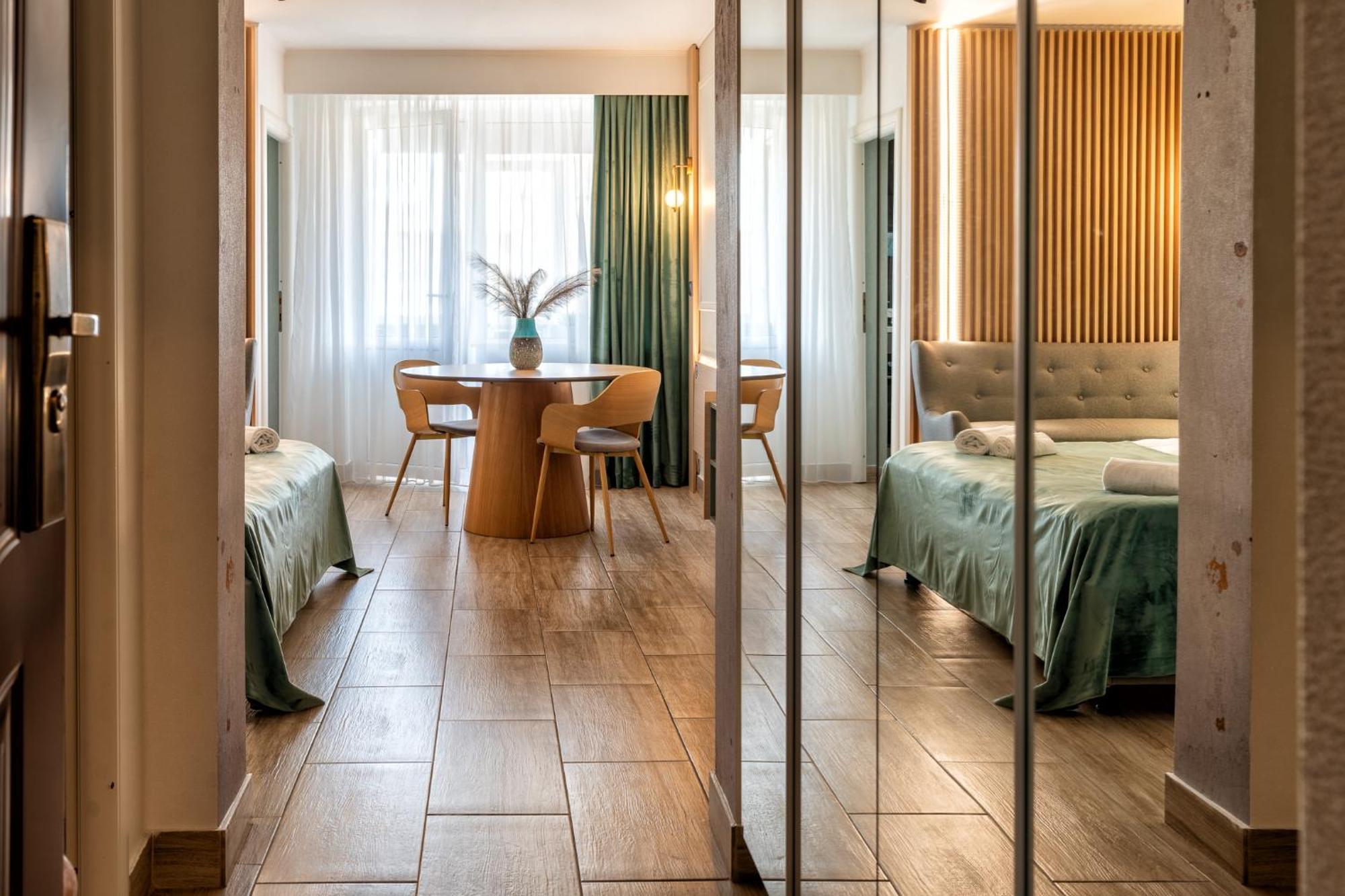 Marcos Studio Nice And Cozy Pitesti Luaran gambar